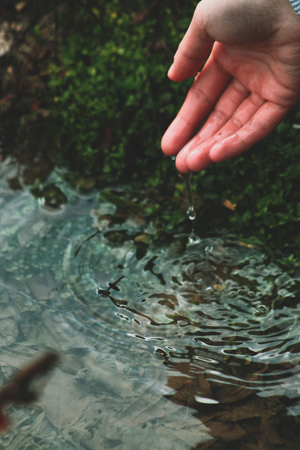 hand water